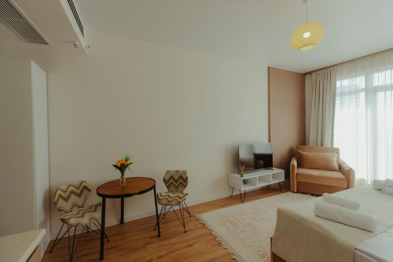 White Sails Residential Hotel Batumi Exterior photo