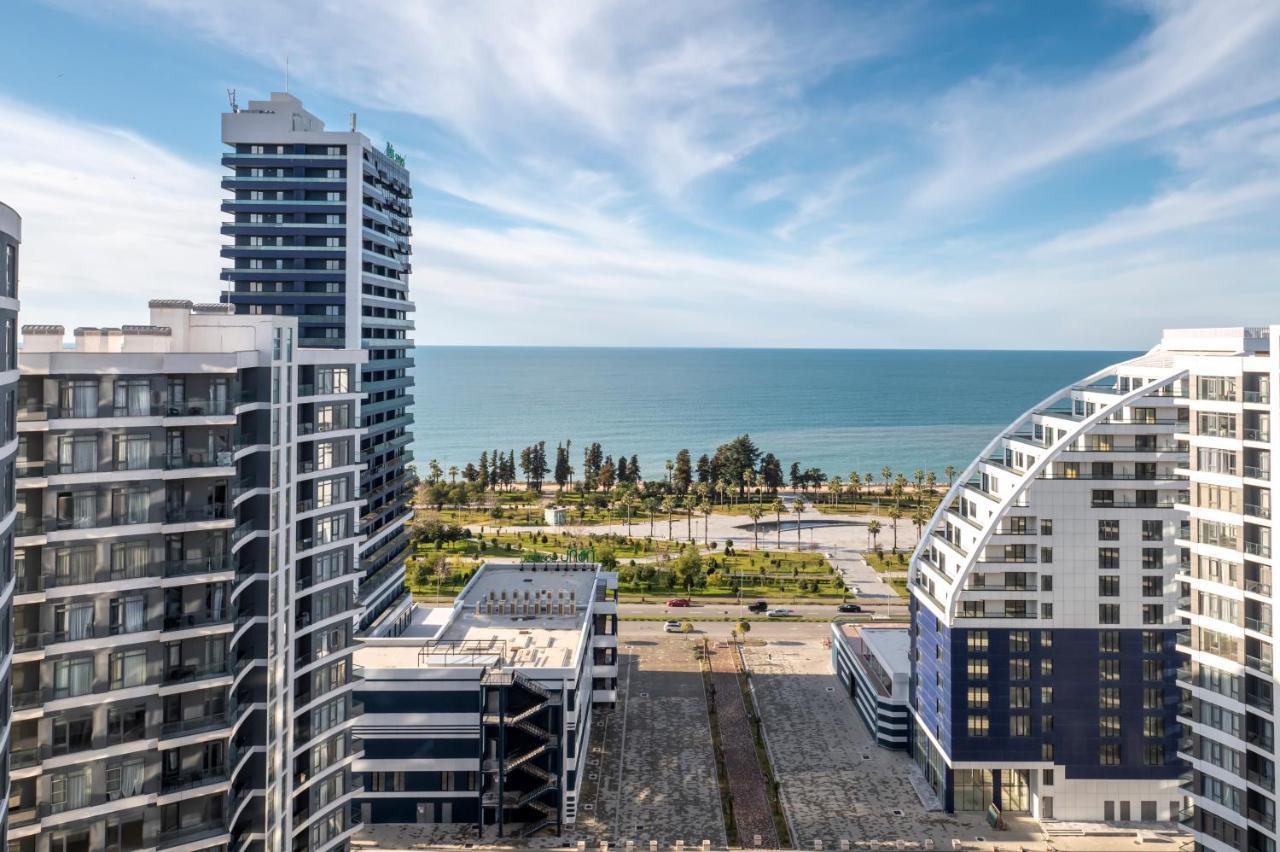 White Sails Residential Hotel Batumi Exterior photo