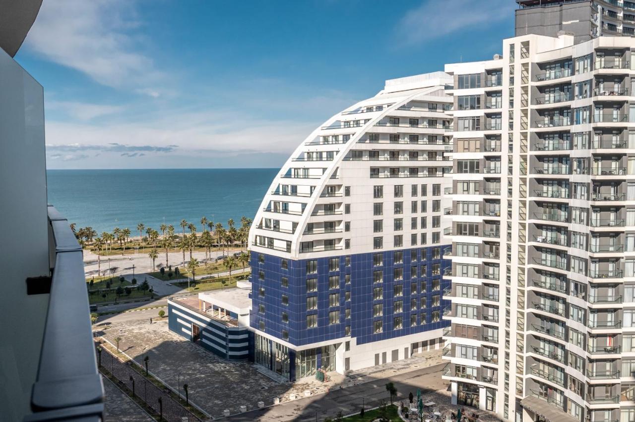 White Sails Residential Hotel Batumi Exterior photo