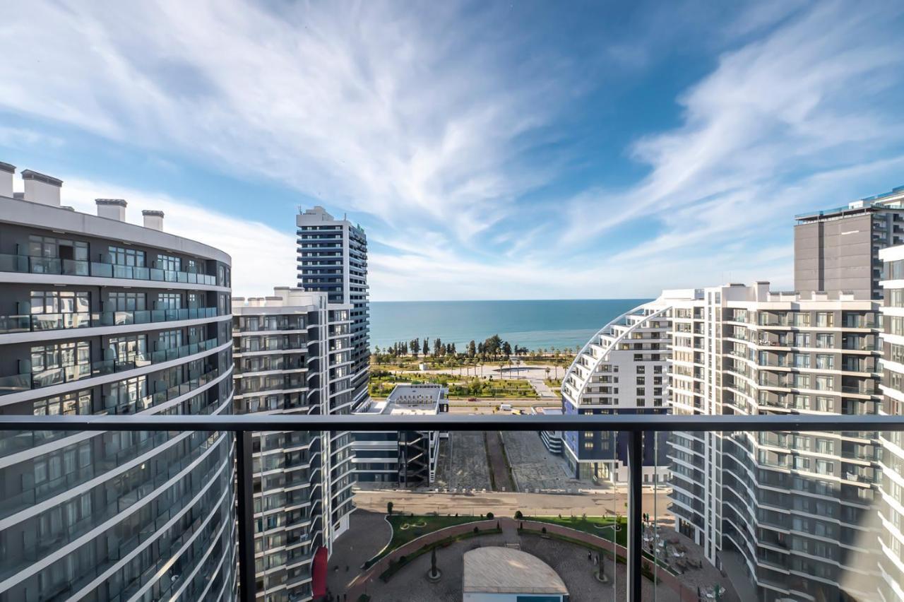 White Sails Residential Hotel Batumi Exterior photo