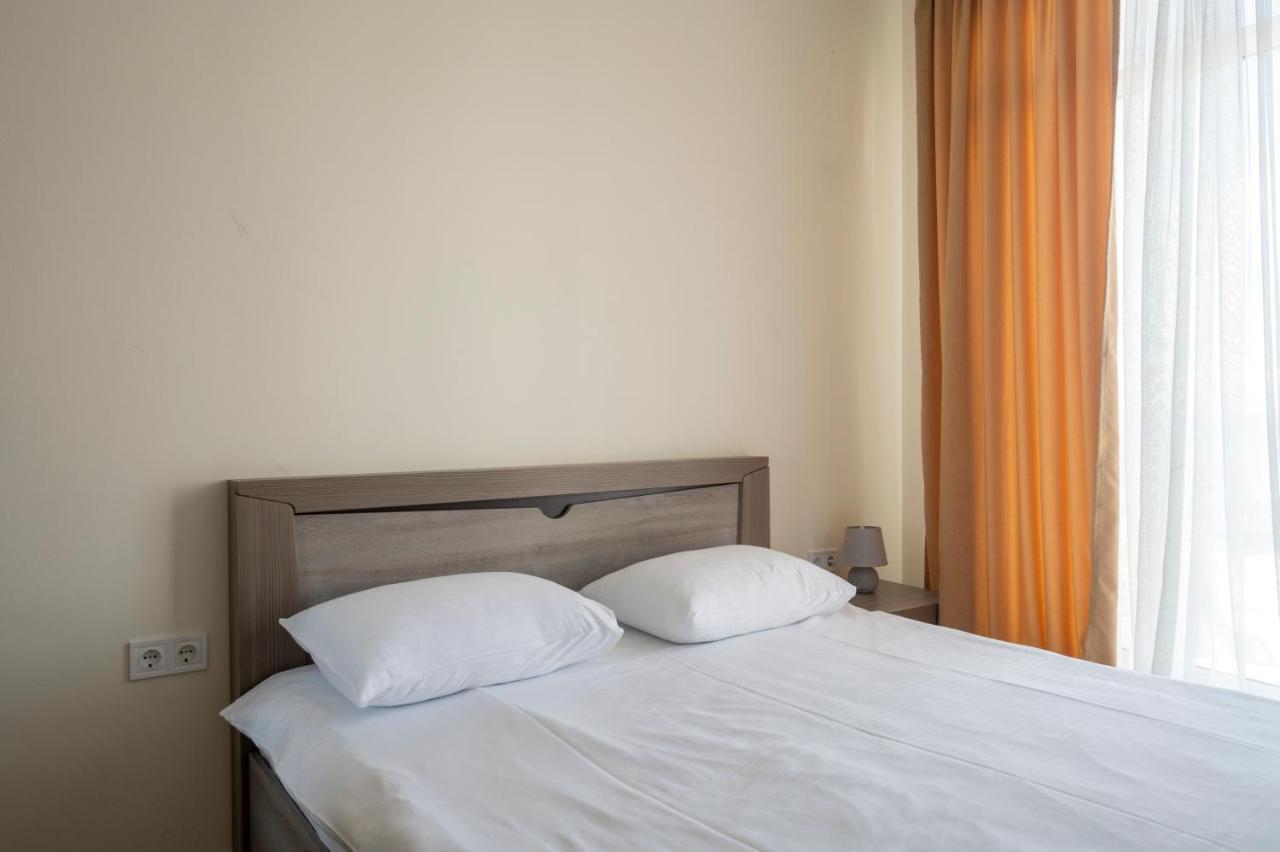 White Sails Residential Hotel Batumi Exterior photo