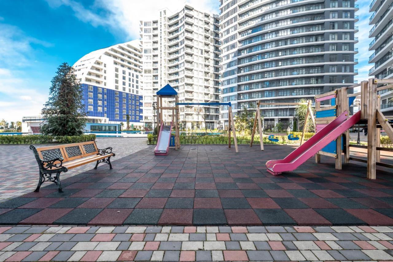 White Sails Residential Hotel Batumi Exterior photo
