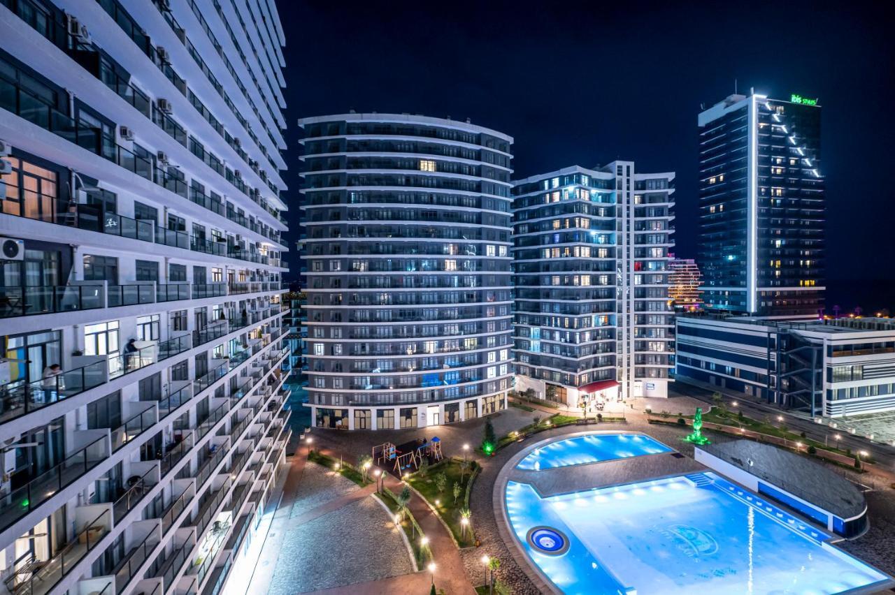 White Sails Residential Hotel Batumi Exterior photo