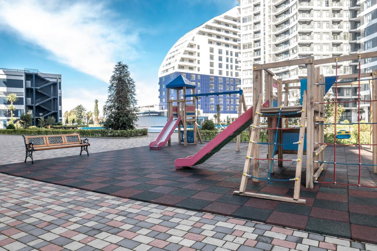 White Sails Residential Hotel Batumi Exterior photo