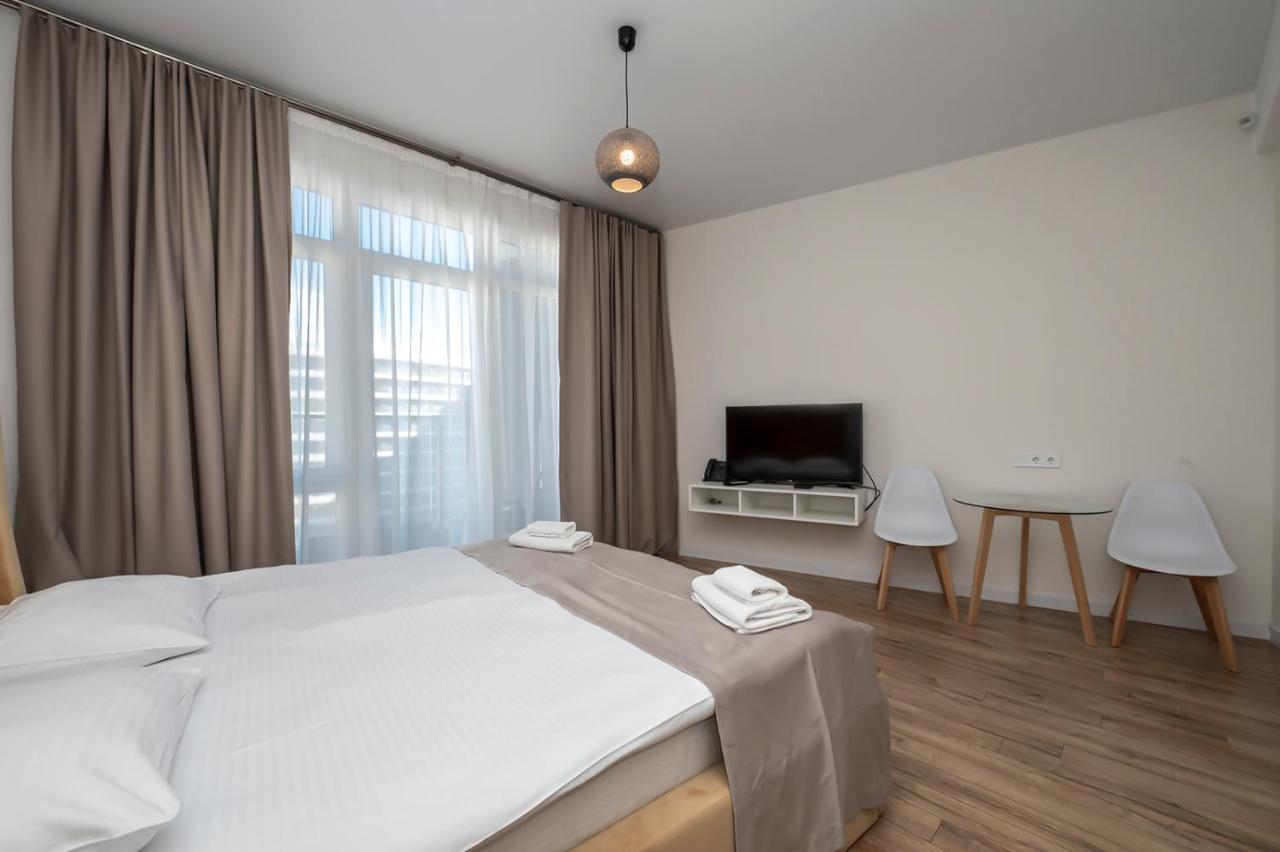 White Sails Residential Hotel Batumi Exterior photo