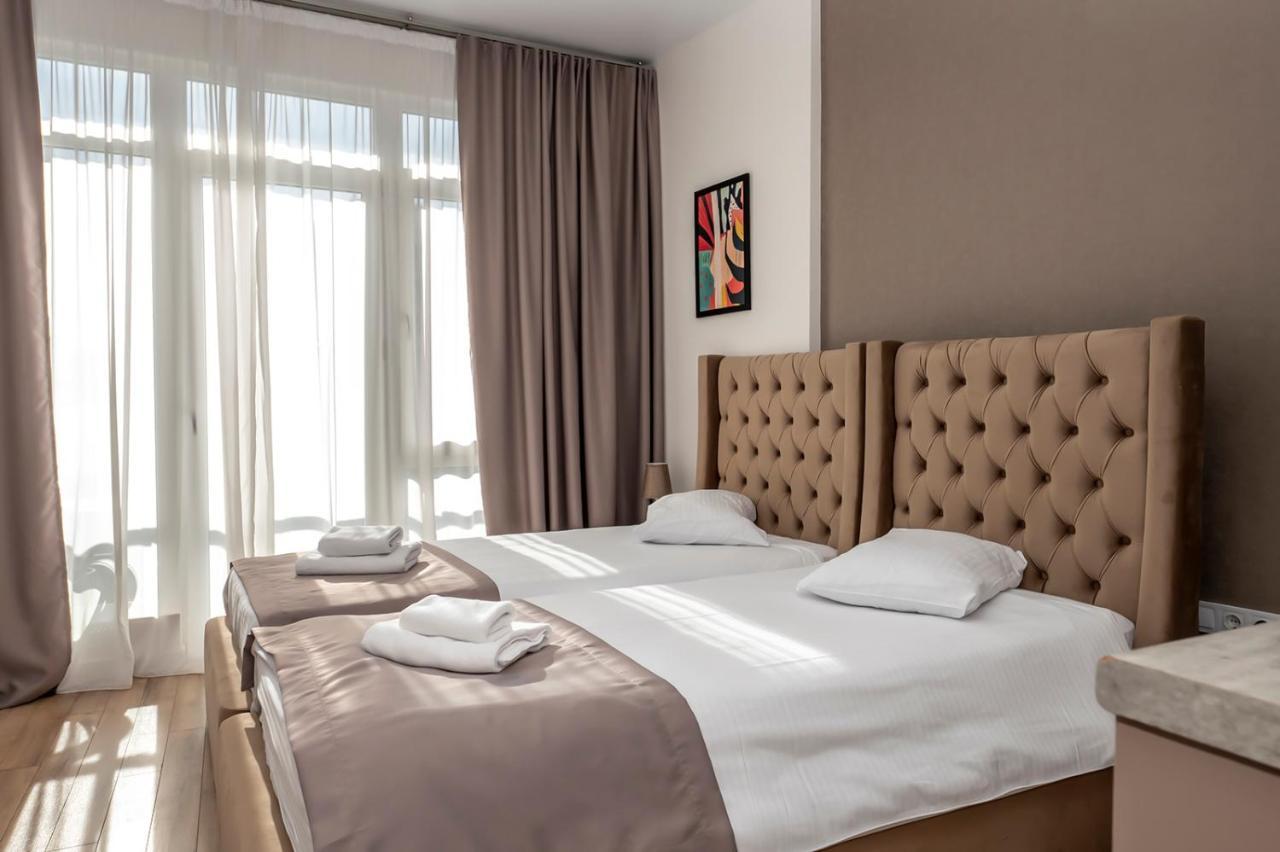 White Sails Residential Hotel Batumi Exterior photo